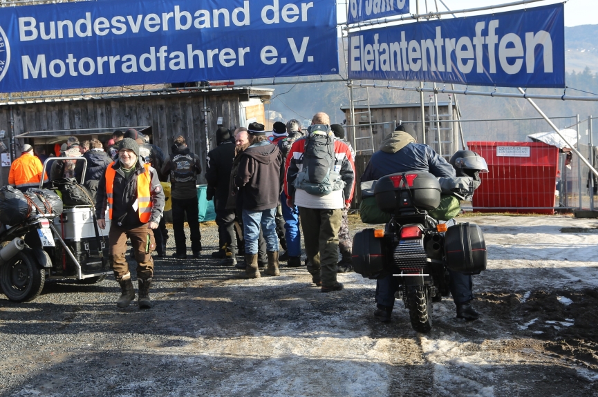 Andrang vor der Kasse. (Foto: Sücker)
