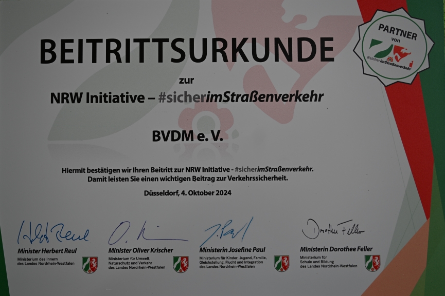Die Beitrittsurkunde für den BVDM. Foto: Lenzen