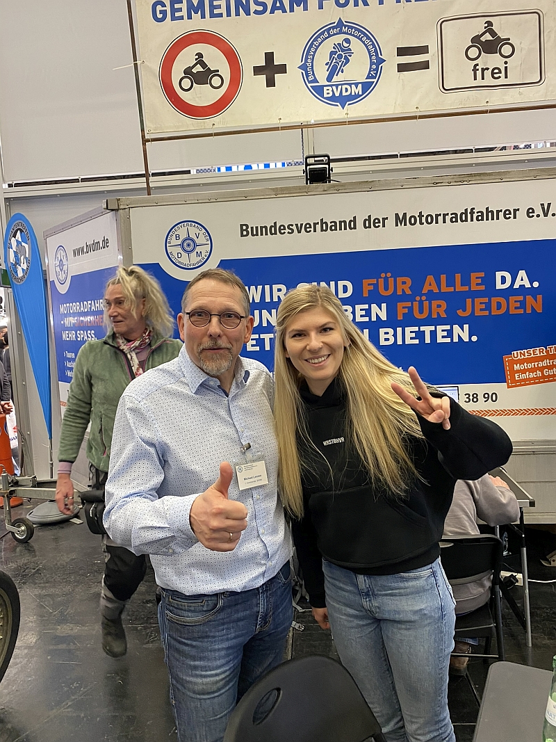 Influencerin Emily zu Besuch beim BVDM / Foto: BVDM