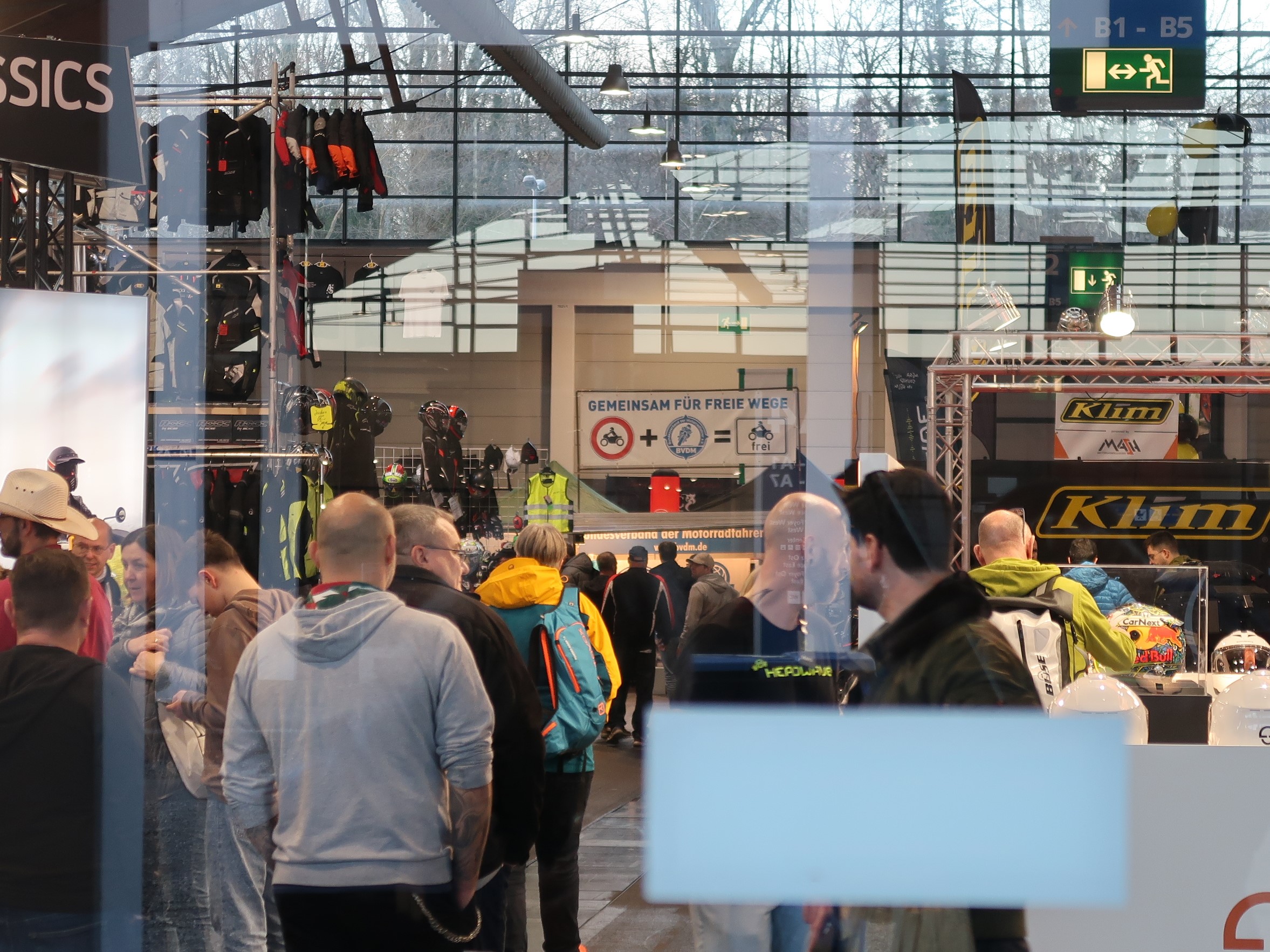 Blick von Außen in Halle B2 / Foto: Olaf Biethan