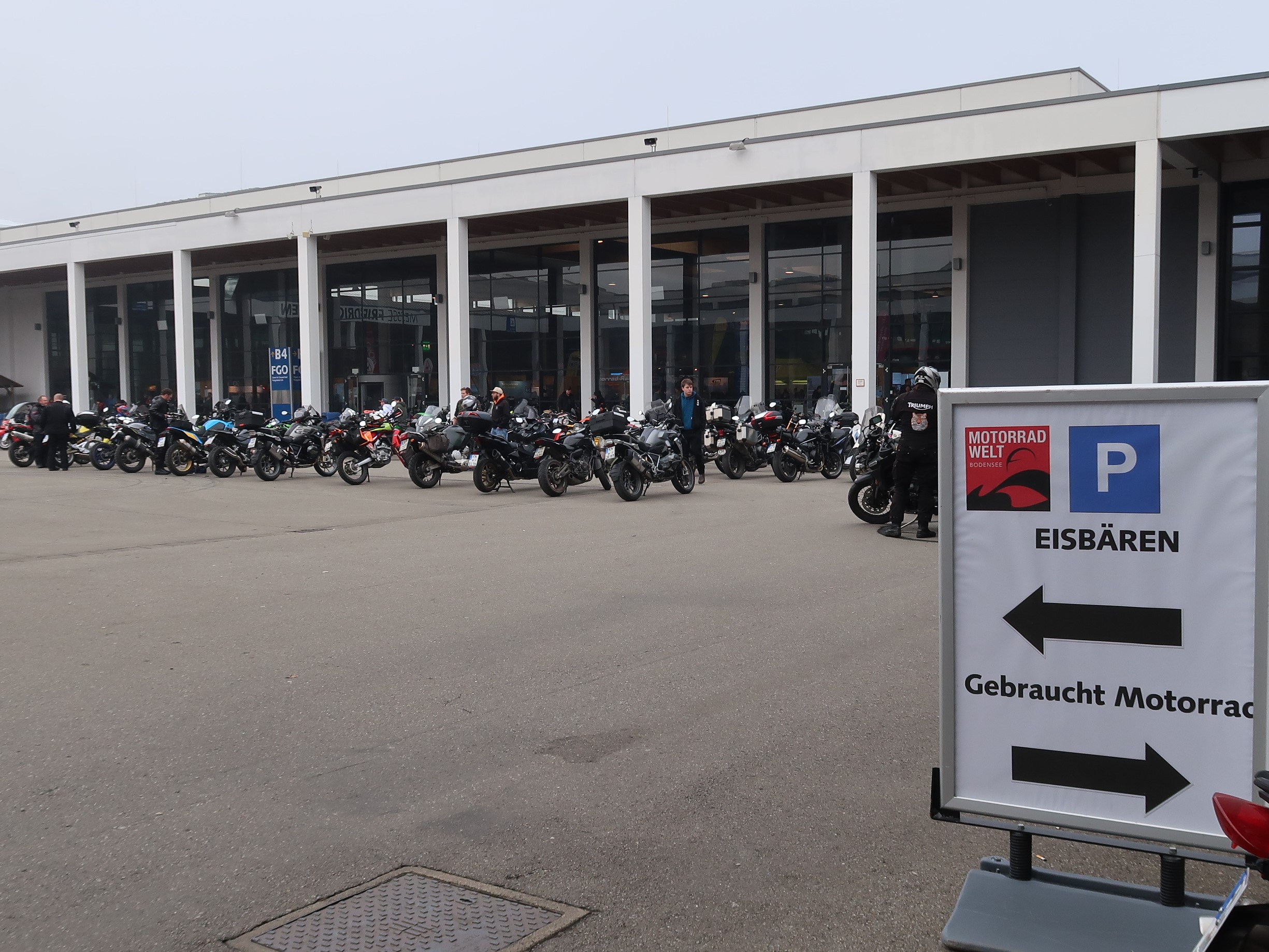 Eisbären Parkplatz/ Foto: Olaf Biethan