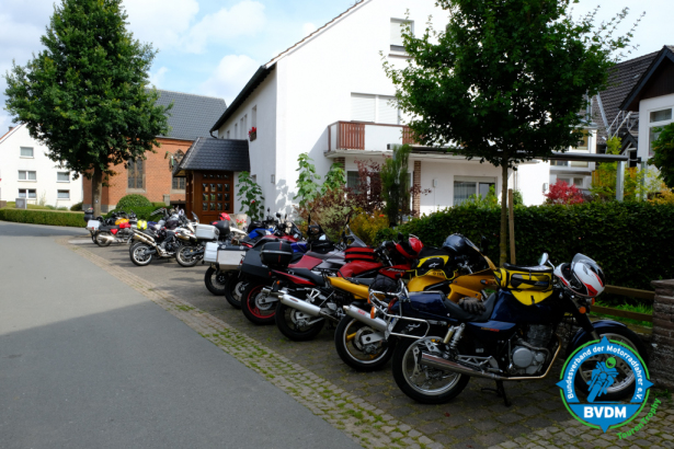 Insgesamt 19 Motorräder waren am Start