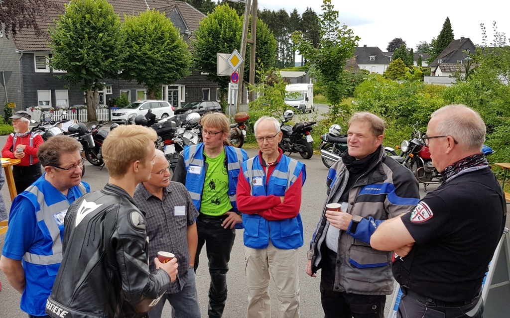 Kaffee statt Knöllchen in Halzenberg